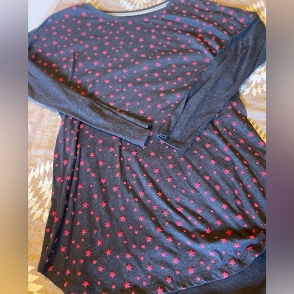 Victoria’s Secret Sleepwear shirt gray with red stars Small